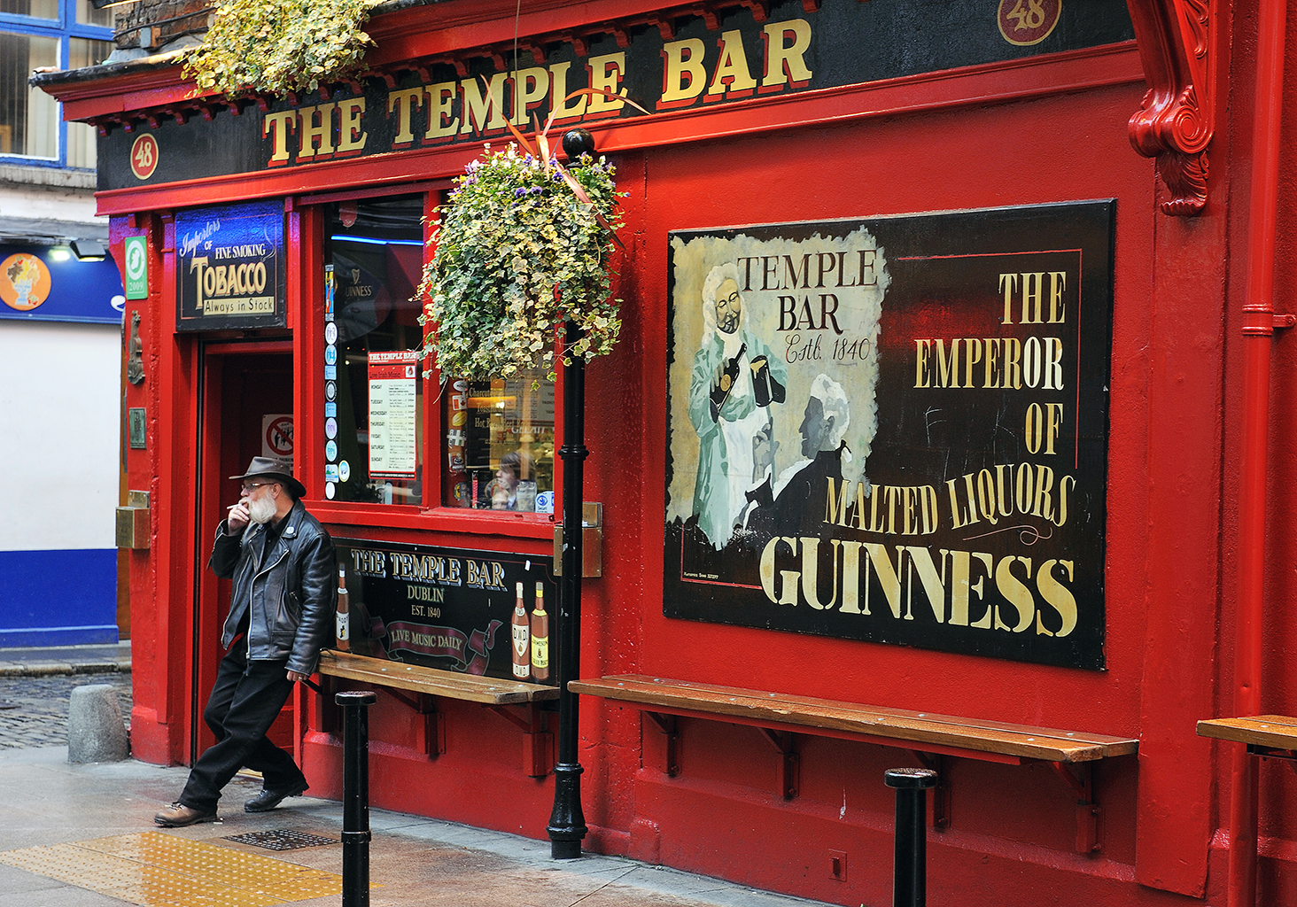 Den verdenskjente og fargerike fasaden på Temple Bar i Dublin.